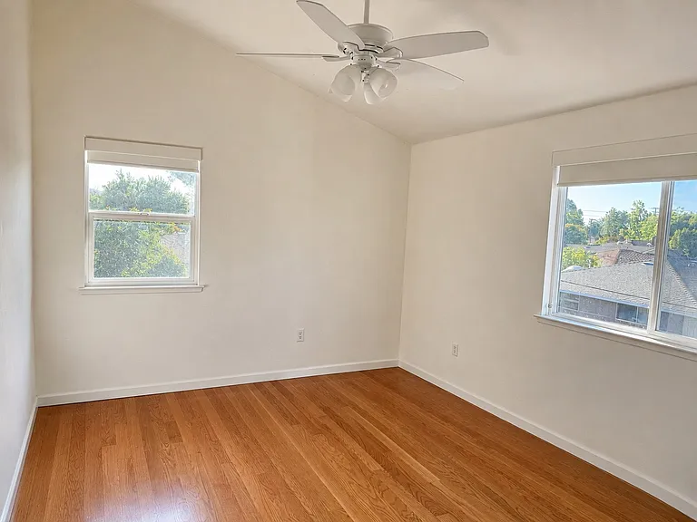 1079 Durham Ct — Photo 13