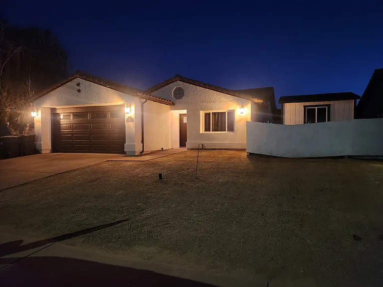 Santa Anita St — Photo 3