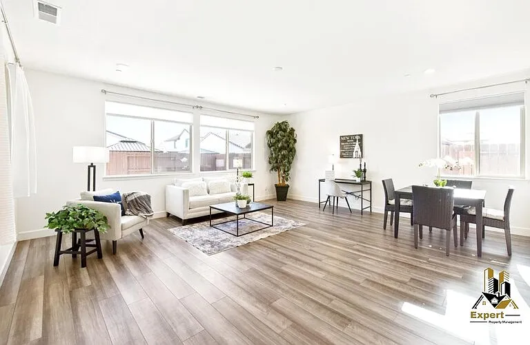 4040 Swing Way — Photo 11