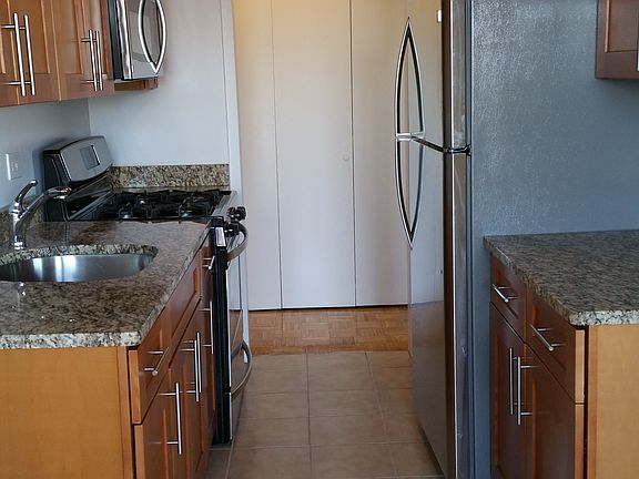 2nd image of 2010 Bruckner Blvd APT 9B