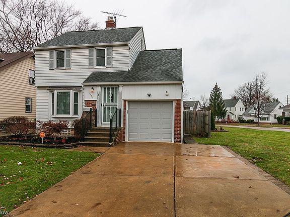 2nd image of 22501 Lakemont Ave