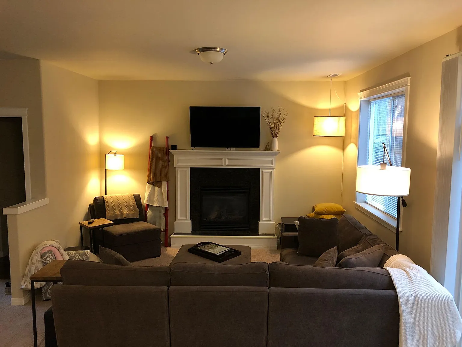 3 bed, 2.5 bath, 1814 sqft, $3,200 — Photo 4