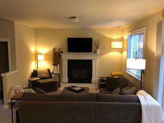 Living Room with cozy gas fireplace