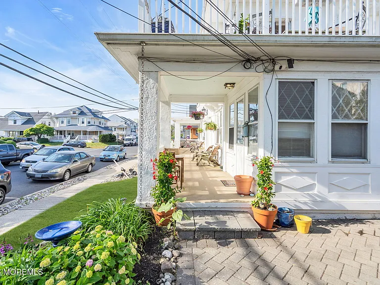 710 Beach Ave #3 — Photo 3