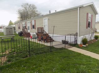 17528 Cedar Grv, Brownstown, MI 48174