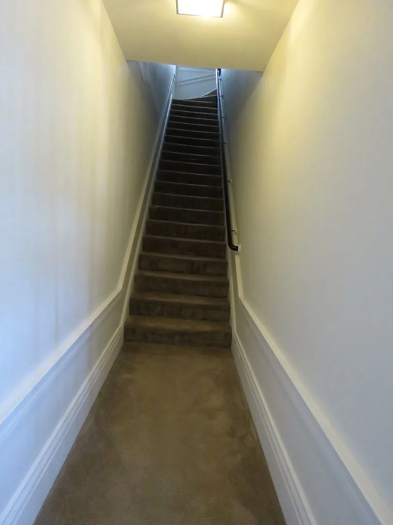 152A — Photo 1