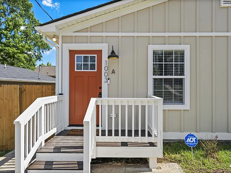 1003 Linwood Ave — Photo 10
