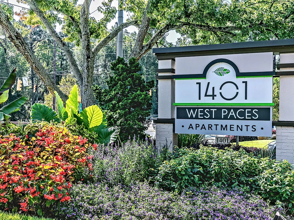 1401 West Paces