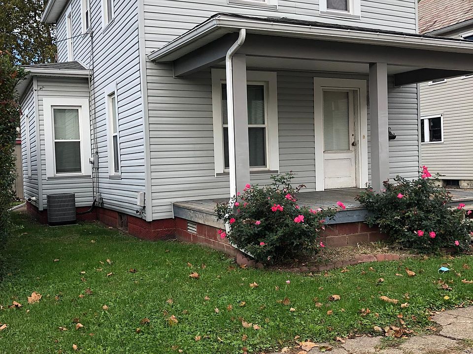 1st image of 130 3rd Dr NW