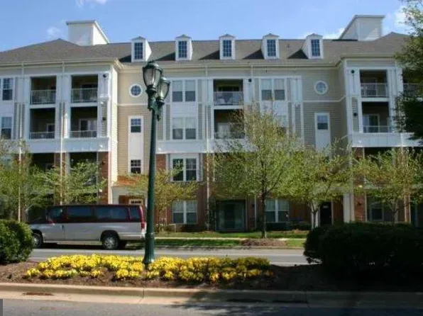 100 Watkins Pond Blvd APT 104, Rockville, MD 20850