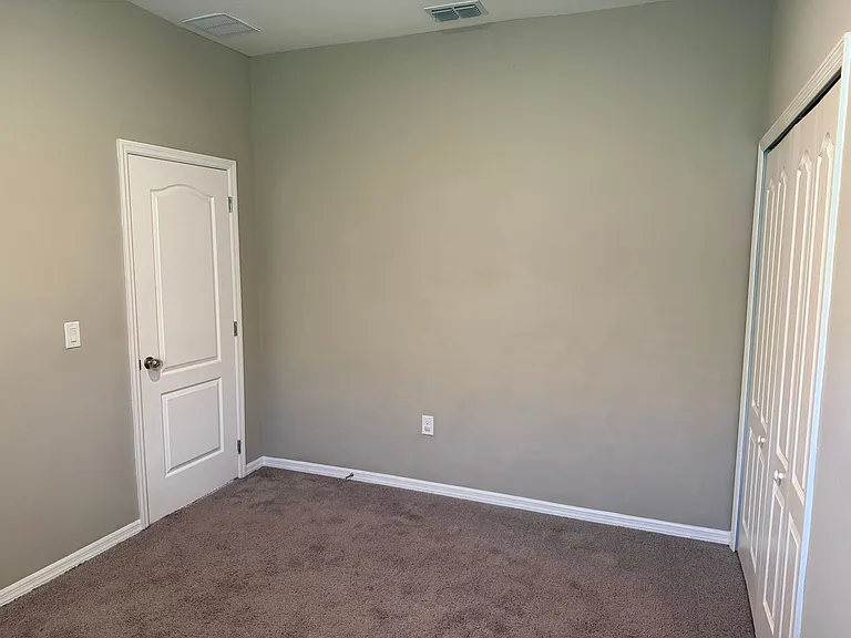 1053 Bradford Ridge Dr — Photo 10