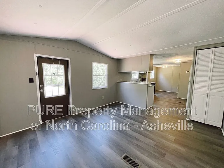 26 Magic Dr — Photo 2