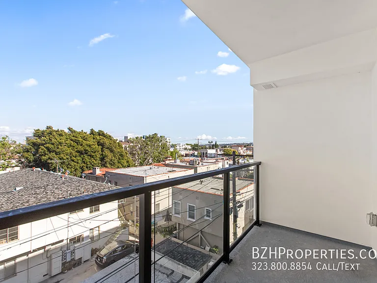 Bedford Twenty - Luxury Condos — Photo 4