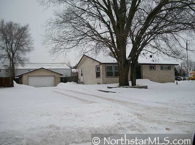 1st image of 1327 133rd Ln NE