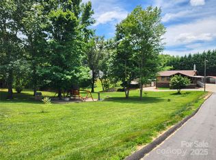 185 Candler School Rd, Candler, NC 28715