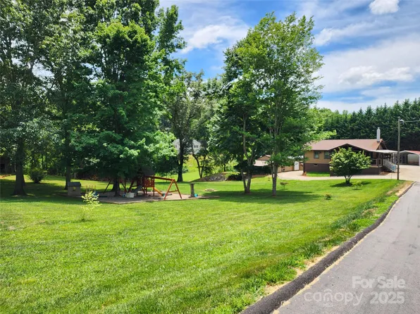 185 Candler School Rd, Candler, NC 28715