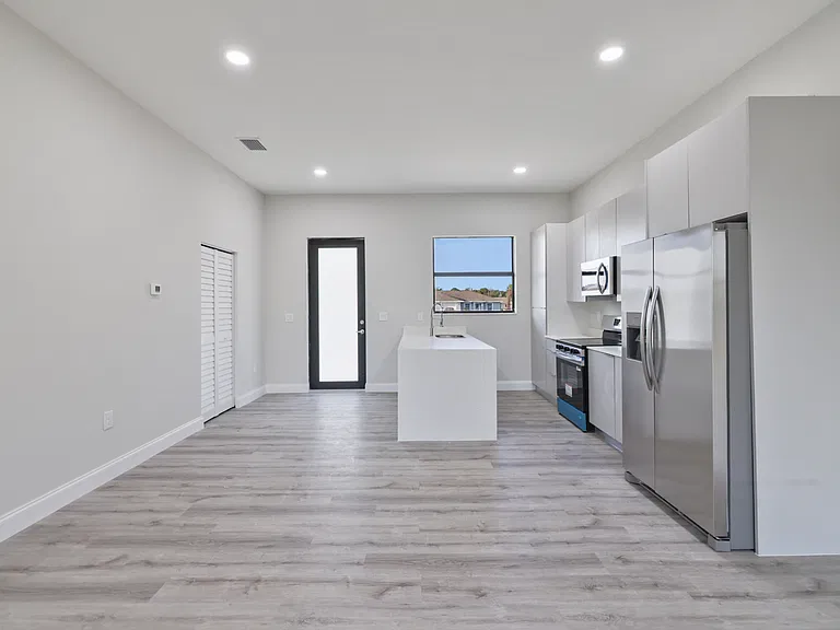 4703 Leonard Blvd S — Photo 5