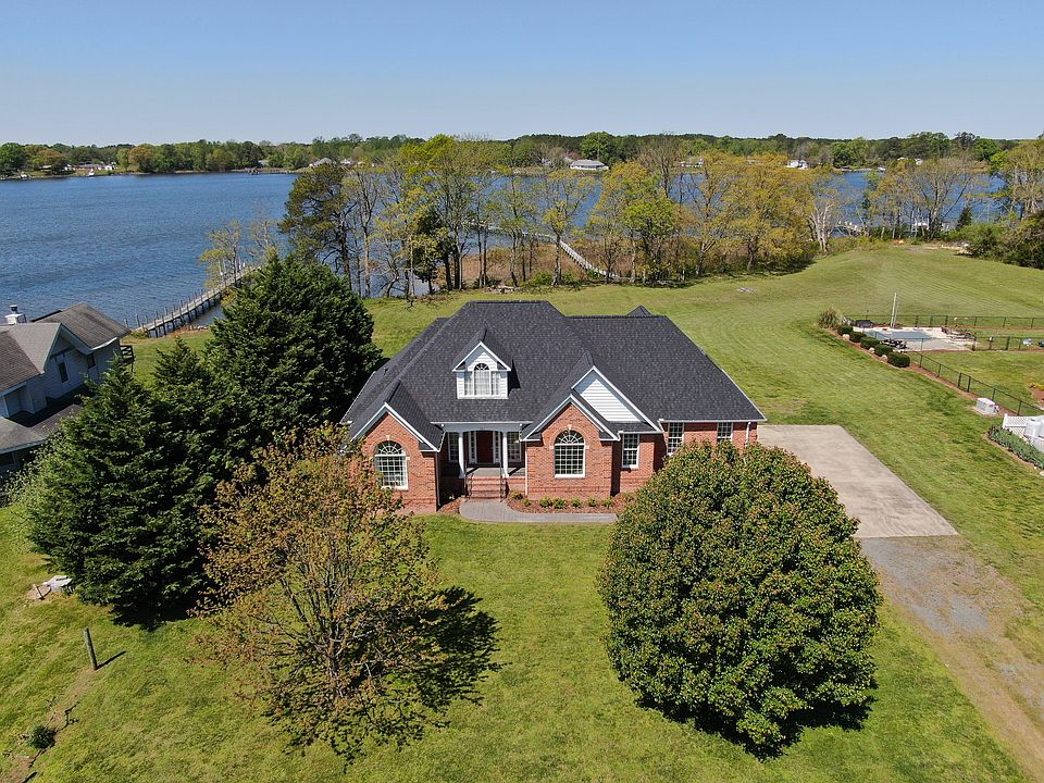 2,500 Sqft all brick
