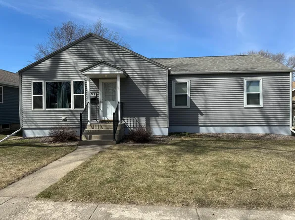 402 S Whitney St, Marshall, MN 56258