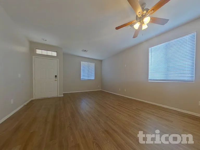 17307 W Monroe St — Photo 3
