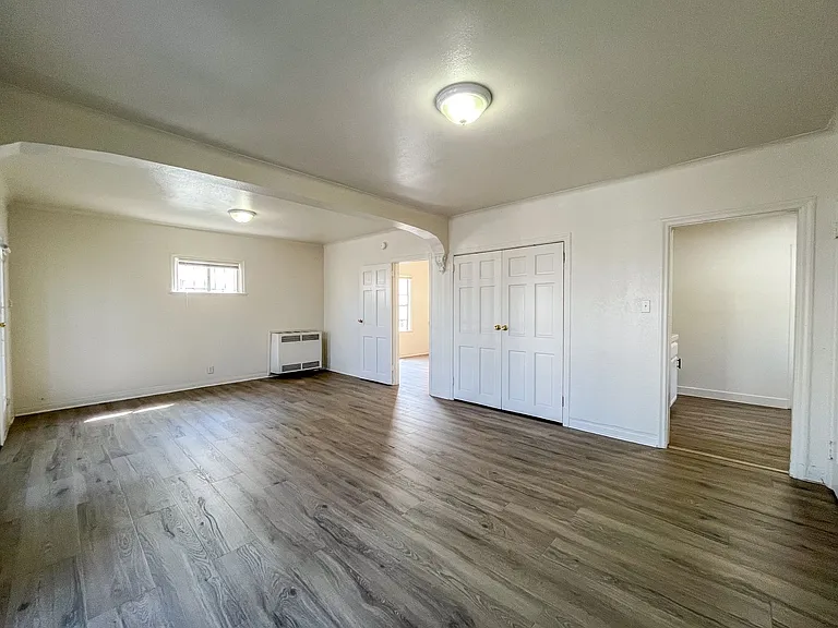 1450 W 39th St — Photo 35