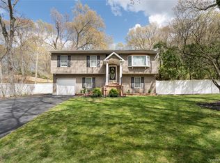 591 Meadow Road, Kings Park, NY 11754
