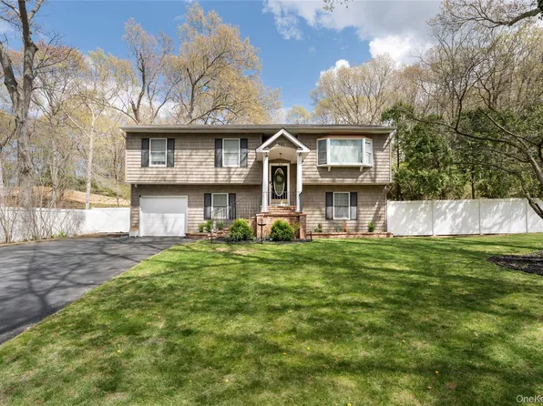 591 Meadow Road, Kings Park, NY 11754