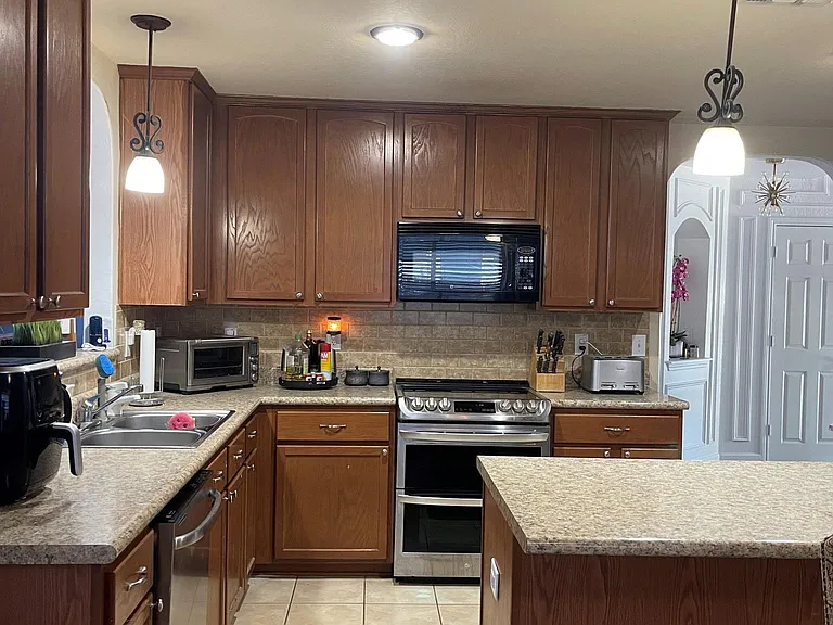 856 Avery Pkwy — Photo 10