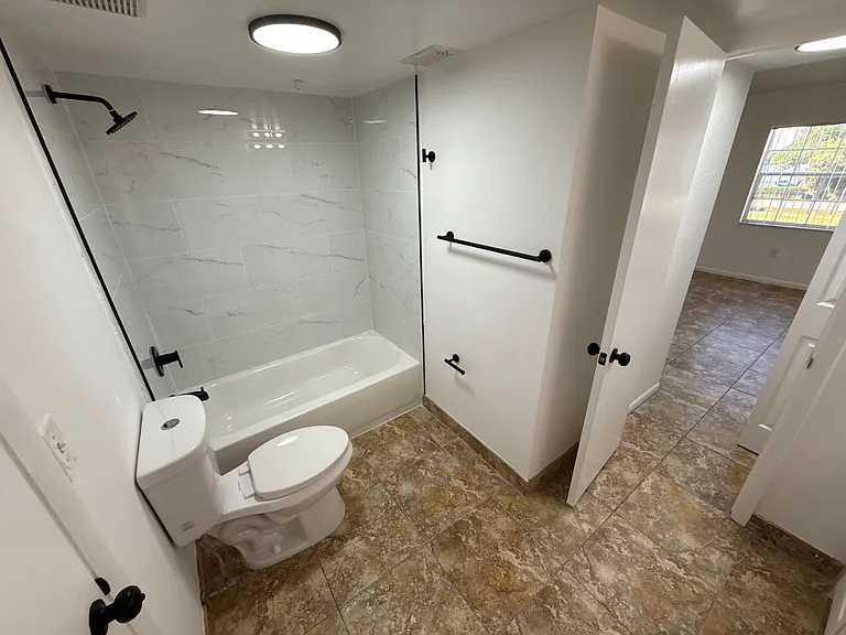 2851 N Oakland Forest Dr #307 — Photo 19