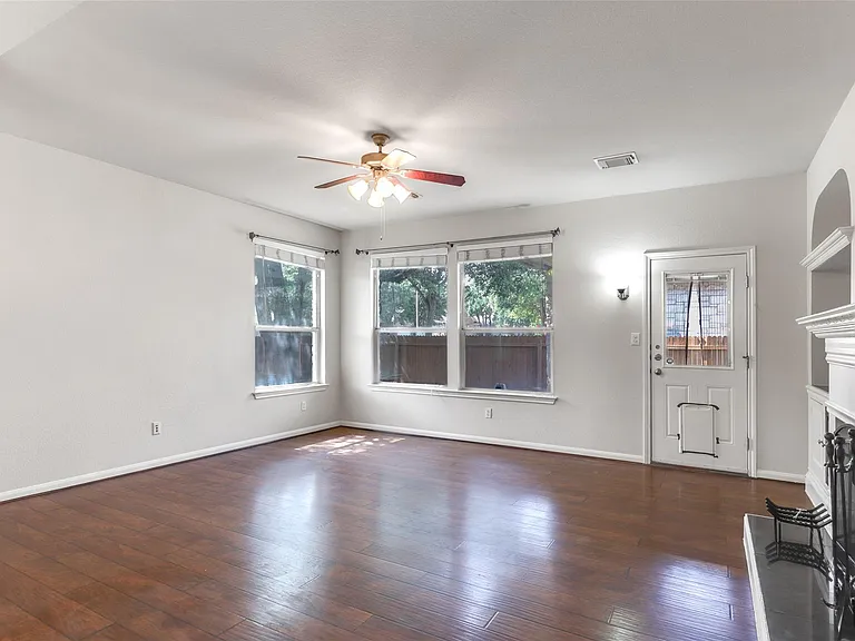 800 S Frontier Ln — Photo 10