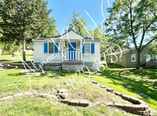 11403 E 10th St S, Independence, MO 64054