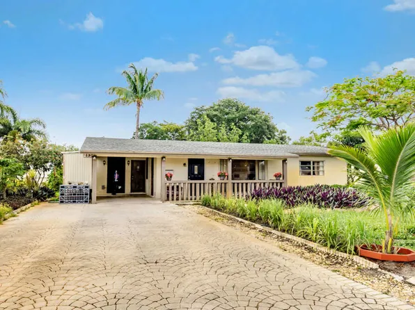 13 Southwest St, Deerfield Beach, FL 33441