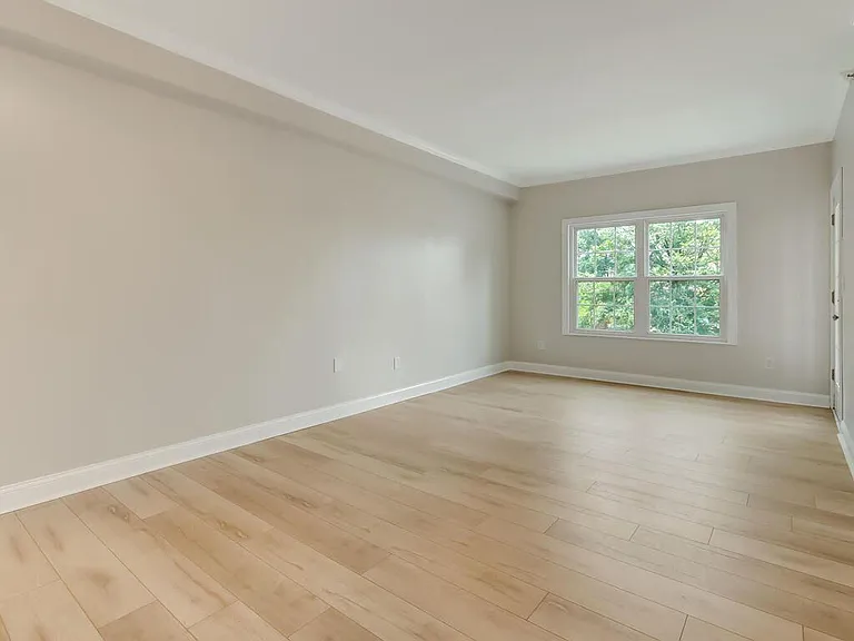 1074 Peachtree Walk NE #B222 — Photo 7