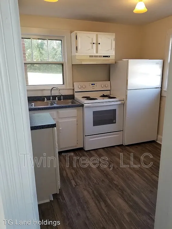 1 bed, 1.0 bath, 425 sqft, $800 — Photo 3