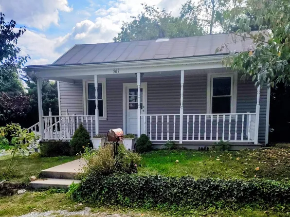 509 Lester St NE, Christiansburg, VA 24073