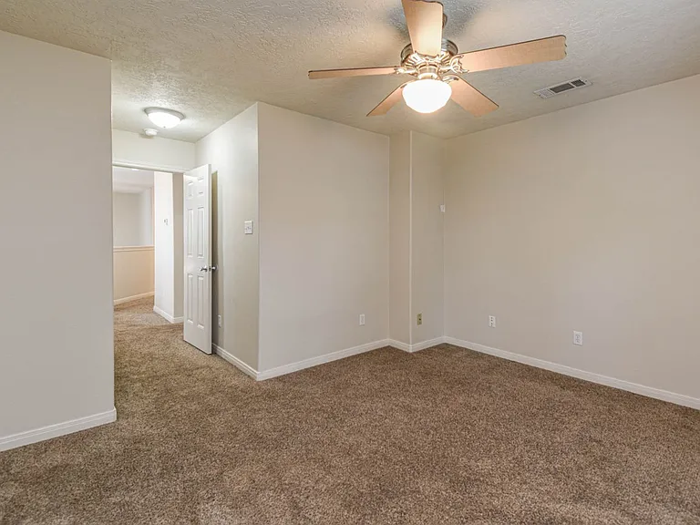 213 Foster St — Photo 10