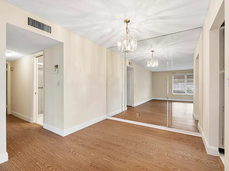 212 High Point Ter W #A — Photo 7