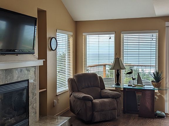5th image of 3849 Evergreen Ave #2
