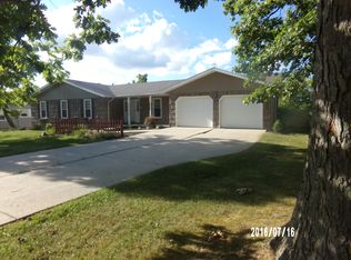 116 Cleveland Ave, Defiance, OH 43512