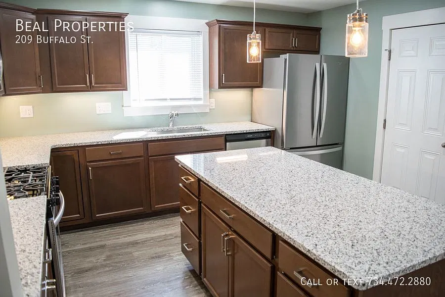 4 bed, 2.5 bath, 1995 sqft, $2,850 — Photo 4