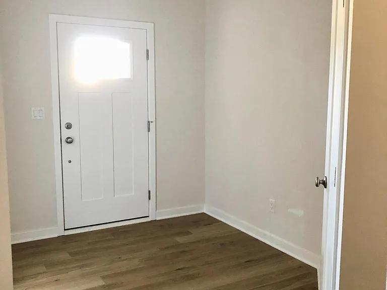 2871 Rayfield Ave — Photo 5