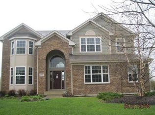 2945 Kelly Dr, Elgin, IL 60124