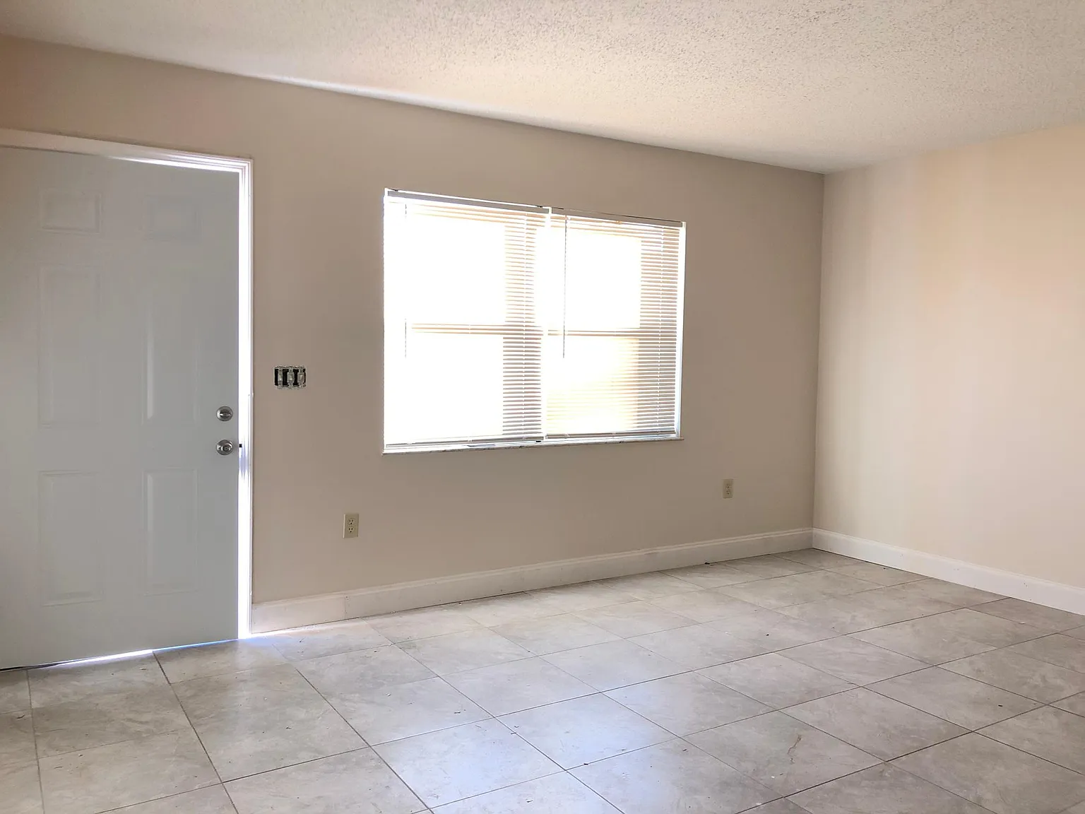 4713 34th St W — Photo 2