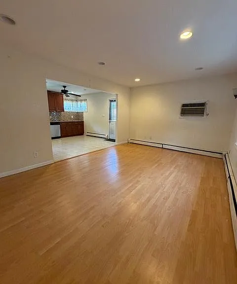 3173 Roxbury Ln — Photo 3