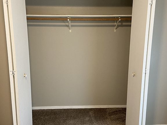 5th image of 218 W Division Ave #218