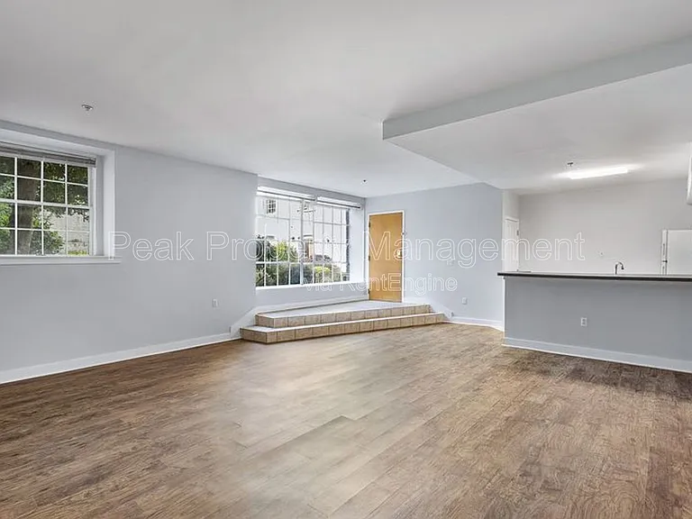 Poythress Apartments — Photo 94