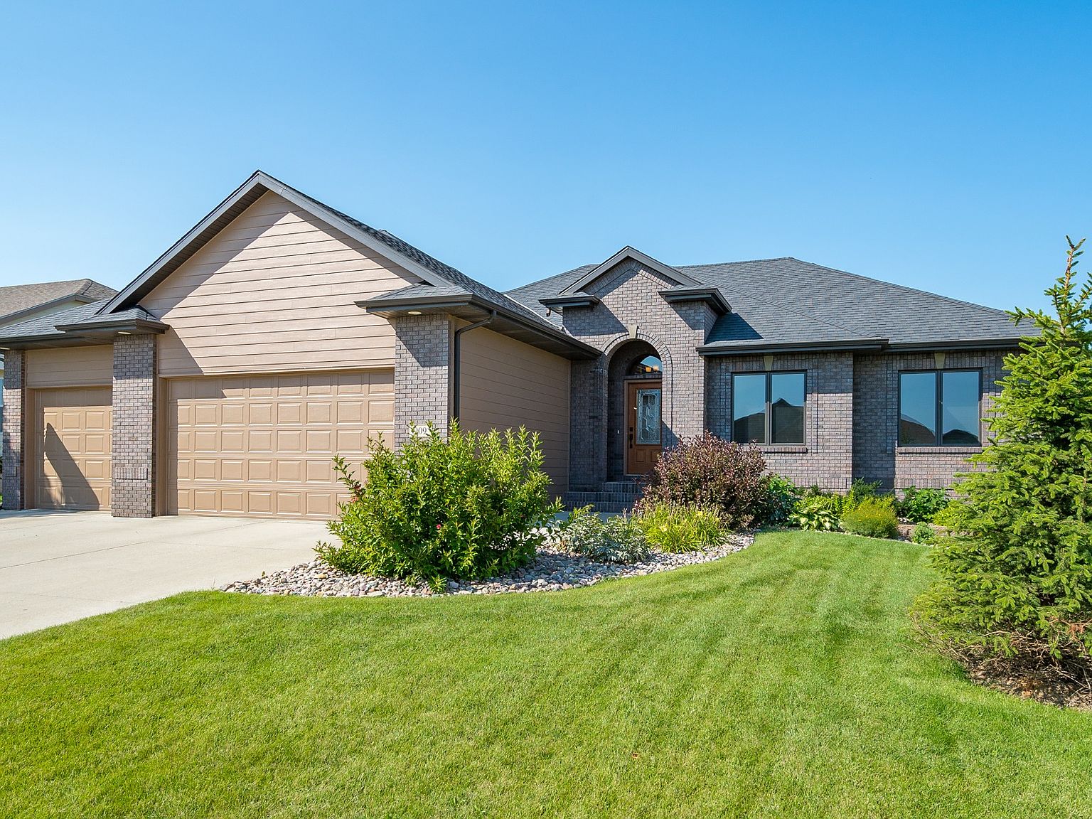 909 N Archer Dr, Sioux Falls, SD 57103 Zillow