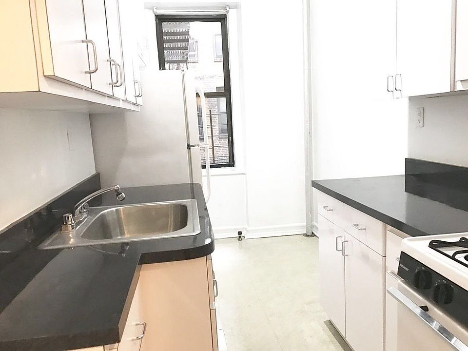 2nd image of 420 E 21st St