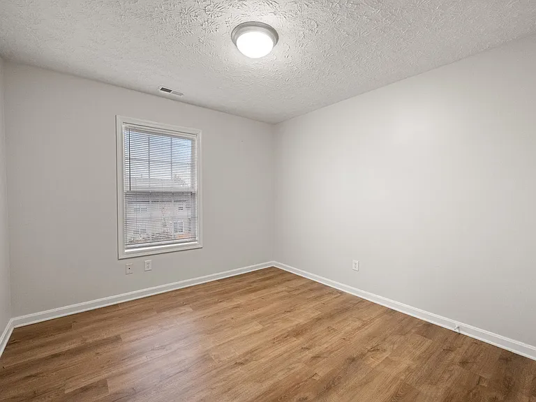 10945 Symington Cir — Photo 24