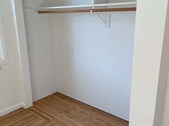 3rd image of 2453 Torrance Blvd